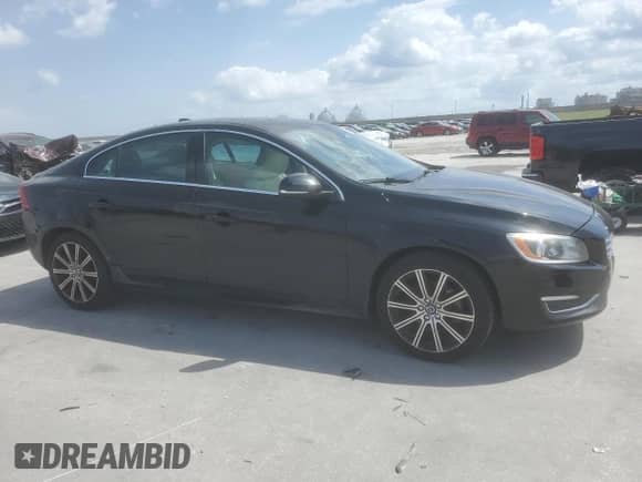 2018 Volvo S60 Inscription с VIN LYV402HK2JB160565, выставлен на аукционе Copart как лот 48883635 с пробегом 117 914 миль миль и Списание • Salvage title. История ставок и продаж доступна на DreamBid. Изображение 4.