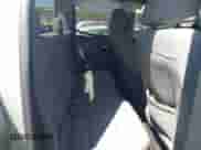 2016 Chevrolet Silverado 1500 Custom z VIN 1GCRCPECXGZ381081, wystawiony jako IAAI lot #41888631 z przebiegiem 192 342 mil mil oraz . Historia ofert i sprzedaży dostępna na DreamBid. Obrazek 8.