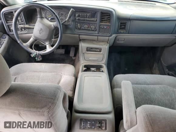2001 Chevrolet Suburban LS with VIN 3GNFK16T61G211350, listed as a Copart auction lot 50490985 with 296,940 mi miles and Clean title. Bid and sale history available at DreamBid. Image 8.