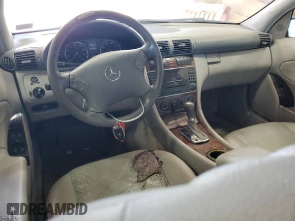 2006 Mercedes-Benz C 280 Luxury with VIN WDBRF92H56F752679, listed as a Copart auction lot 84962795 with 174,441 mi miles and Salvage title. Bid and sale history available at DreamBid. Image 8.