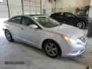 2011 Hyundai Sonata SE z VIN 5NPEC4AC4BH281190, wystawiony jako Copart lot #81102405 z przebiegiem 217 981 mil mil oraz Szkoda całkowita • Salvage title. Historia ofert i sprzedaży dostępna na DreamBid. Obrazek 4.