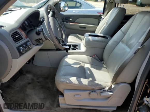 2008 Chevrolet Tahoe z VIN 1GNFK13588R277365, wystawiony jako Copart lot #50990965 z przebiegiem 193 299 mil mil oraz Szkoda całkowita • Salvage title. Historia ofert i sprzedaży dostępna na DreamBid. Obrazek 7.