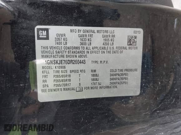 2013 Chevrolet Suburban LT z VIN 1GNSKJE76DR260443, wystawiony jako IAAI lot #42281158 z przebiegiem 214 646 mil mil oraz . Historia ofert i sprzedaży dostępna na DreamBid. Obrazek 9.