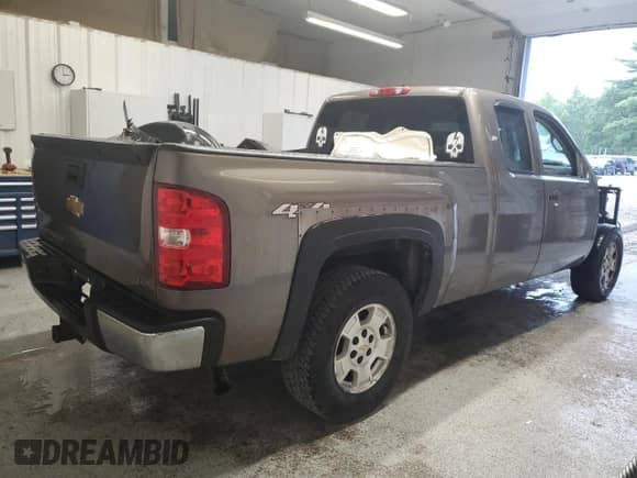 2012 Chevrolet Silverado 1500 LT z VIN 1GCRKSE75CZ275141, wystawiony jako Copart lot #81234685 z przebiegiem 224 817 mil mil oraz Szkoda całkowita • Salvage title. Historia ofert i sprzedaży dostępna na DreamBid. Obrazek 3.