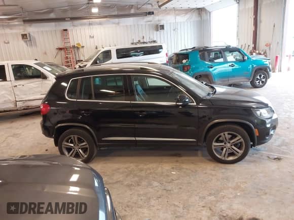 2017 Volkswagen Tiguan Sport с VIN WVGUV7AX7HK014285, выставлен на аукционе IAAI как лот 43098002 с пробегом 103 573 миль миль и . История ставок и продаж доступна на DreamBid. Изображение 13.