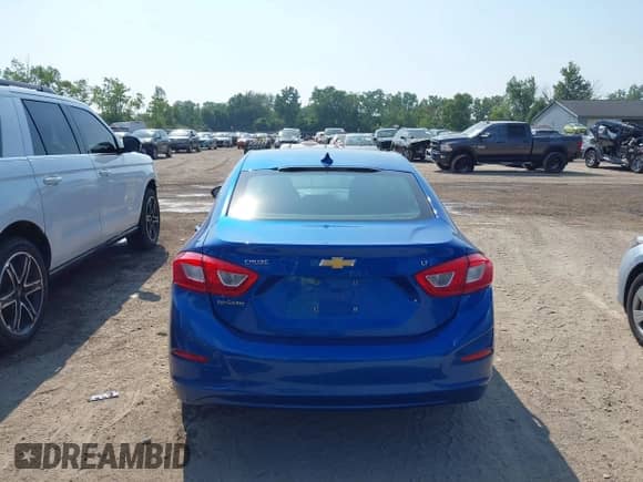 2017 Chevrolet Cruze LT с VIN 1G1BE5SM7H7217466, выставлен на аукционе IAAI как лот 42900903 с пробегом 68 020 миль миль и . История ставок и продаж доступна на DreamBid. Изображение 16.