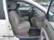 2010 Toyota Sienna CE z VIN 5TDKK4CC7AS312444, wystawiony jako IAAI lot #42291580 z przebiegiem 215 260 mil mil oraz . Historia ofert i sprzedaży dostępna na DreamBid. Obrazek 5.