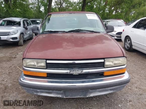 1998 Chevrolet S-10 LS с VIN 1GCCS19X4W8101503, выставлен на аукционе IAAI как лот 42313260 с пробегом 181 364 миль миль и . История ставок и продаж доступна на DreamBid. Изображение 12.