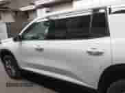 2024 Chevrolet Traverse FWD LS z VIN 1GNEREKS5RJ238187, wystawiony jako IAAI lot #42202085 z przebiegiem 11 264 mil mil oraz . Historia ofert i sprzedaży dostępna na DreamBid. Obrazek 14.