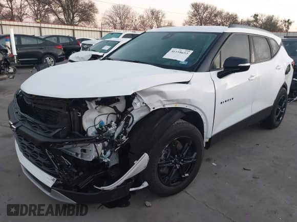 2024 Chevrolet Blazer LT с VIN 3GNKBDR44RS206273, выставлен на аукционе IAAI как лот 41158653 с пробегом Не указан миль и . История ставок и продаж доступна на DreamBid. Изображение 2.