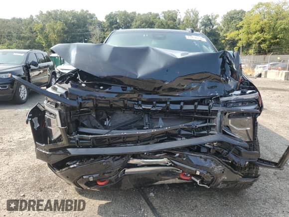 2025 Chevrolet Suburban Z71 with VIN 1GNS6DRD1SR253788, listed as a Copart auction lot 71816355 with 3,467 mi miles and Clean title. Bid and sale history available at DreamBid. Image 5.