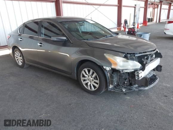 2015 Nissan Altima S z VIN 1N4AL3AP4FC435268, wystawiony jako IAAI lot #43120528 z przebiegiem 147 099 mil mil oraz . Historia ofert i sprzedaży dostępna na DreamBid. Obrazek 1.