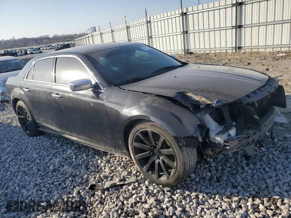 2012 Chrysler 300 C z VIN 2C3CCAET9CH261161, wystawiony jako Copart lot #48378285 z przebiegiem 147 086 mil mil oraz Szkoda całkowita • Salvage title. Historia ofert i sprzedaży dostępna na DreamBid. Obrazek 4.