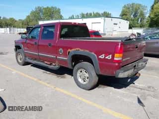 2002 Chevrolet Silverado 2500HD LS z VIN 1GCHK23G62F223886, wystawiony jako IAAI lot #43336862 z przebiegiem 222 303 mil mil oraz . Historia ofert i sprzedaży dostępna na DreamBid. Obrazek 3.