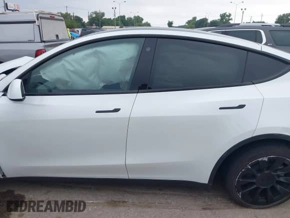 2023 Tesla Model Y Long Range с VIN 7SAYGDEE4PA044024, выставлен на аукционе IAAI как лот 43070806 с пробегом Не указан миль и . История ставок и продаж доступна на DreamBid. Изображение 13.