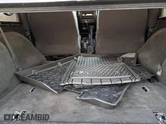 2005 Jeep Wrangler SE z VIN 1J4FA29155P363501, wystawiony jako Copart lot #80388314 z przebiegiem 97 564 mil mil oraz Czysty tytuł • Clean title. Historia ofert i sprzedaży dostępna na DreamBid. Obrazek 10.