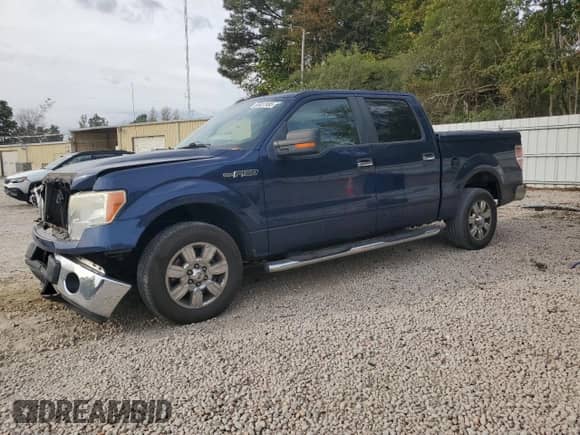 2010 Ford F-150 XL with VIN 1FTFW1CV1AFA11397, listed as a Copart auction lot 85837495 with 238,169 mi miles and Salvage title. Bid and sale history available at DreamBid. Image 1.