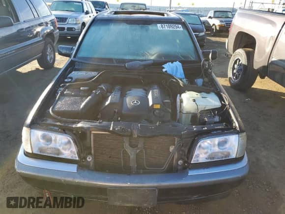 2000 Mercedes-Benz C 230/260/280/320 z VIN WDBHA29G0YA860383, wystawiony jako Copart lot #87109294 z przebiegiem 135 777 mil mil oraz Szkoda całkowita • Salvage title. Historia ofert i sprzedaży dostępna na DreamBid. Obrazek 5.