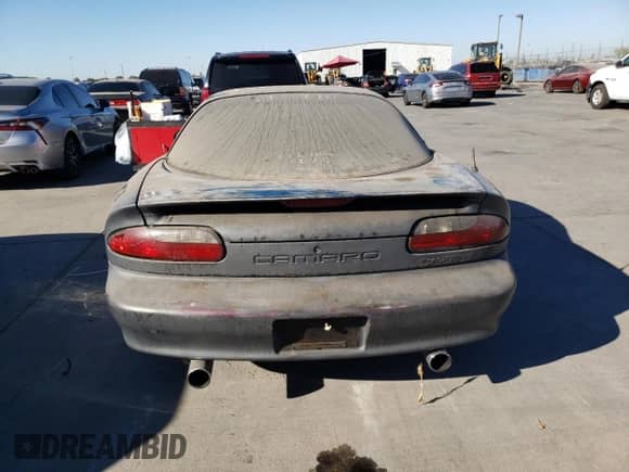 1995 Chevrolet Camaro Z28 z VIN 2G1FP22P5S2209451, wystawiony jako Copart lot #73392574 z przebiegiem 127 062 mil mil oraz Czysty tytuł • Clean title. Historia ofert i sprzedaży dostępna na DreamBid. Obrazek 7.