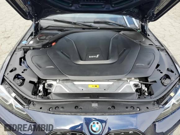 2023 BMW i4 eDrive40 с VIN WBY73AW04PFP33371, выставлен на аукционе Copart как лот 66019665 с пробегом 11 327 миль миль и Списание • Salvage title. История ставок и продаж доступна на DreamBid. Изображение 11.