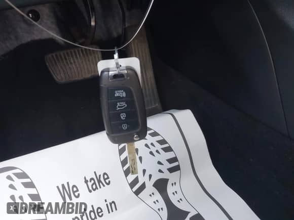 2019 Hyundai Santa Fe SE с VIN 5NMS2CAD4KH068696, выставлен на аукционе IAAI как лот 43392109 с пробегом 97 106 миль миль и . История ставок и продаж доступна на DreamBid. Изображение 11.