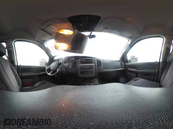 2005 Dodge 2500 SLT z VIN 3D7KS28C55G753321, wystawiony jako IAAI lot #41617859 z przebiegiem 292 480 mil mil oraz . Historia ofert i sprzedaży dostępna na DreamBid. Obrazek 18.