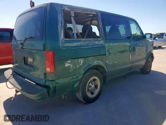 1998 Chevrolet Astro with VIN 1GNDM19W3WB205478, listed as a Copart auction lot 54628935 with 132,032 mi miles and Clean title. Bid and sale history available at DreamBid. Image 3.
