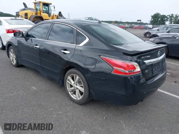 2015 Nissan Altima SL with VIN 1N4AL3AP3FN868567, listed as a IAAI auction lot 42767326 with 141,880 mi miles and . Bid and sale history available at DreamBid. Image 3.