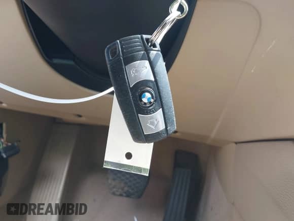 2006 BMW 3 Series 325i с VIN WBAVB13506KX44902, выставлен на аукционе IAAI как лот 42498896 с пробегом 145 111 миль миль и . История ставок и продаж доступна на DreamBid. Изображение 11.