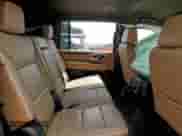 2021 Chevrolet Suburban Premier с VIN 1GNSCFKD1MR277736, выставлен на аукционе Copart как лот 61593645 с пробегом 140 830 миль миль и Списание • Salvage title. История ставок и продаж доступна на DreamBid. Изображение 11.