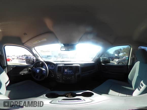 2019 Ram 1500 Tradesman z VIN 1C6RR6FGXKS555623, wystawiony jako IAAI lot #43311577 z przebiegiem 211 644 mil mil oraz . Historia ofert i sprzedaży dostępna na DreamBid. Obrazek 19.