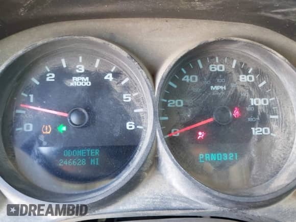 2012 Chevrolet Silverado 1500 LS z VIN 3GCPCREA5CG195542, wystawiony jako IAAI lot #42394304 z przebiegiem 246 628 mil mil oraz . Historia ofert i sprzedaży dostępna na DreamBid. Obrazek 7.