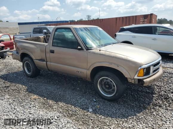 1996 Chevrolet S-10 with VIN 1GCCS14X3TK166414, listed as a Copart auction lot 80153335 with 234,617 mi miles and Salvage title. Bid and sale history available at DreamBid. Image 4.