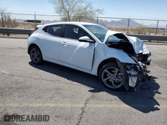 2019 Hyundai Veloster 2.0 with VIN KMHTG6AF5KU017818, listed as a Copart auction lot 68363825 with 108,158 mi miles and Salvage title. Bid and sale history available at DreamBid. Image 4.