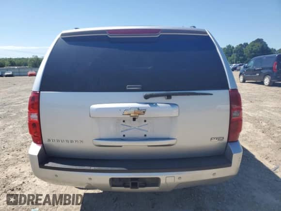 2011 Chevrolet Suburban LT with VIN 1GNSCJE08BR178193, listed as a Copart auction lot 58194335 with 228,143 mi miles and Clean title. Bid and sale history available at DreamBid. Image 6.