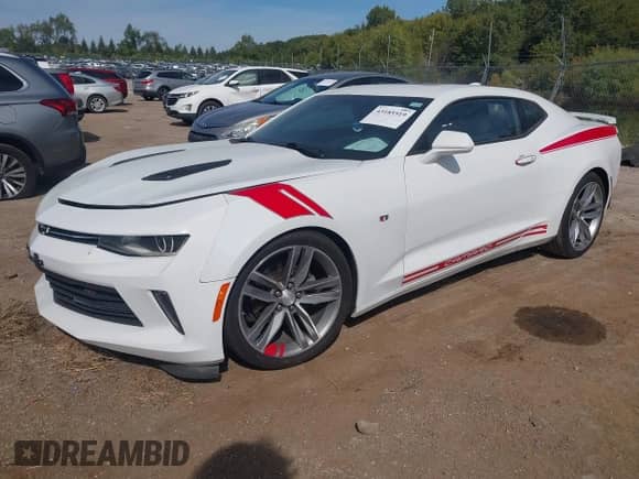 2018 Chevrolet Camaro 1LT с VIN 1G1FB1RX0J0180682, выставлен на аукционе IAAI как лот 43185519 с пробегом 110 688 миль миль и . История ставок и продаж доступна на DreamBid. Изображение 2.