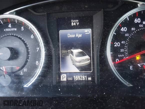 2015 Toyota Camry SE z VIN 4T1BF1FK0FU028254, wystawiony jako IAAI lot #43165949 z przebiegiem 169 281 mil mil oraz . Historia ofert i sprzedaży dostępna na DreamBid. Obrazek 15.