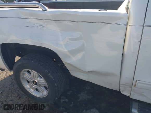 2011 Chevrolet Silverado 1500 LTZ z VIN 1GCRKTE34BZ189997, wystawiony jako IAAI lot #42146489 z przebiegiem 166 724 mil mil oraz . Historia ofert i sprzedaży dostępna na DreamBid. Obrazek 6.