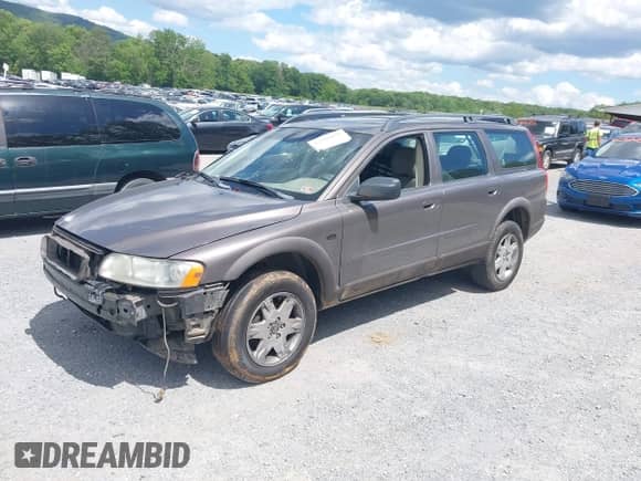 2005 Volvo XC70 with VIN YV1SZ592751180346, listed as a IAAI auction lot 42316058 with 201,938 mi miles and . Bid and sale history available at DreamBid. Image 18.