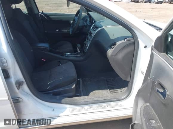 2010 Chevrolet Malibu 1LT с VIN 1G1ZC5E03AF132469, выставлен на аукционе IAAI как лот 43268375 с пробегом 433 085 миль миль и . История ставок и продаж доступна на DreamBid. Изображение 5.