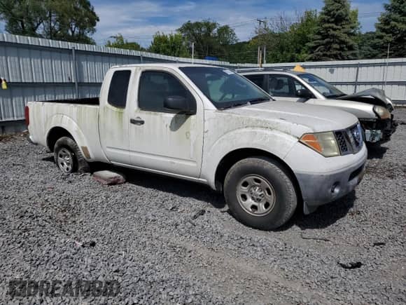 2005 Nissan Frontier XE with VIN 1N6BD06T35C452803, listed as a Copart auction lot 69600545 with 231,305 mi miles and Clean title. Bid and sale history available at DreamBid. Image 4.