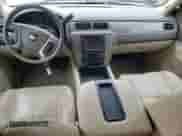 2013 Chevrolet Suburban LT с VIN 1GNSKJE75DR338100, выставлен на аукционе Copart как лот 71713385 с пробегом 71 442 миль миль и Списание • Salvage title. История ставок и продаж доступна на DreamBid. Изображение 8.
