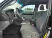 2014 Toyota Tacoma z VIN 5TFLU4EN5EX091388, wystawiony jako Copart lot #86340625 z przebiegiem 111 534 mil mil oraz Szkoda całkowita • Salvage title. Historia ofert i sprzedaży dostępna na DreamBid. Obrazek 7.