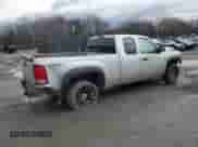 2011 GMC Sierra 1500 SL z VIN 1GTR2UEA6BZ342576, wystawiony jako Copart lot #47934005 z przebiegiem 190 939 mil mil oraz Szkoda całkowita • Salvage title. Historia ofert i sprzedaży dostępna na DreamBid. Obrazek 3.