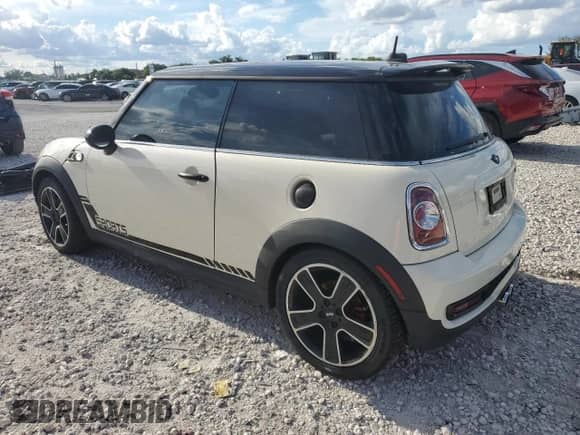 2011 MINI Hardtop S with VIN WMWSV3C51BTY23442, listed as a Copart auction lot 69919925 with Not provided miles and Salvage title. Bid and sale history available at DreamBid. Image 2.