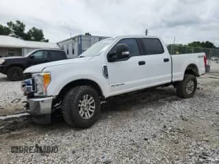 2017 Ford F-250 Lariat z VIN 1FT7W2BT3HED10903, wystawiony jako Copart lot #61096805 z przebiegiem 168 283 mil mil oraz Szkoda całkowita • Salvage title. Historia ofert i sprzedaży dostępna na DreamBid. Obrazek 1.