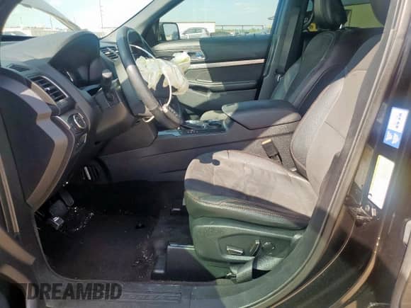 2018 Ford Explorer XLT z VIN 1FM5K7DH8JGB88862, wystawiony jako Copart lot #84209385 z przebiegiem 80 801 mil mil oraz Szkoda całkowita • Salvage title. Historia ofert i sprzedaży dostępna na DreamBid. Obrazek 7.