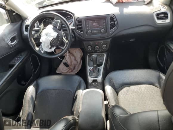 2018 Jeep Compass Latitude z VIN 3C4NJDBB8JT354863, wystawiony jako Copart lot #85850875 z przebiegiem 92 084 mil mil oraz Szkoda całkowita • Salvage title. Historia ofert i sprzedaży dostępna na DreamBid. Obrazek 8.
