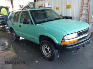 2003 Chevrolet Blazer LS с VIN 1GNDT13XX3K167585, выставлен на аукционе IAAI как лот 43350748 с пробегом 157 980 миль миль и . История ставок и продаж доступна на DreamBid. Изображение 1.