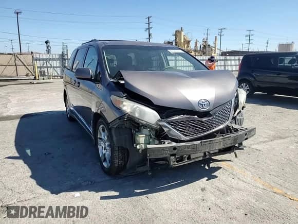 2012 Toyota Sienna SE with VIN 5TDXK3DC2CS264482, listed as a Copart auction lot 66580505 with Not provided miles and Salvage title. Bid and sale history available at DreamBid. Image 14.